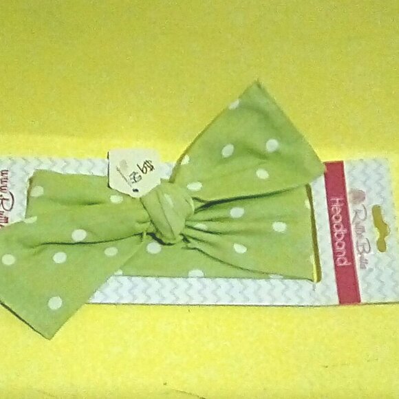 Baby shower bundle Little Traveler pink  blanket onesies & bow - Picture 4 of 9